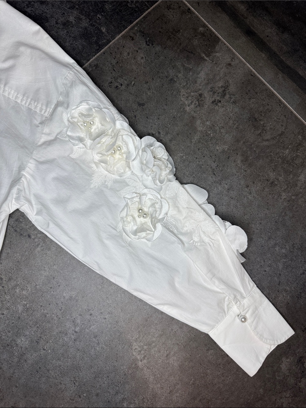 Anthropologie Maeve Bennet Buttondown 3D Floral Appliqué Shirt Fits Larger - Picture 13 of 17